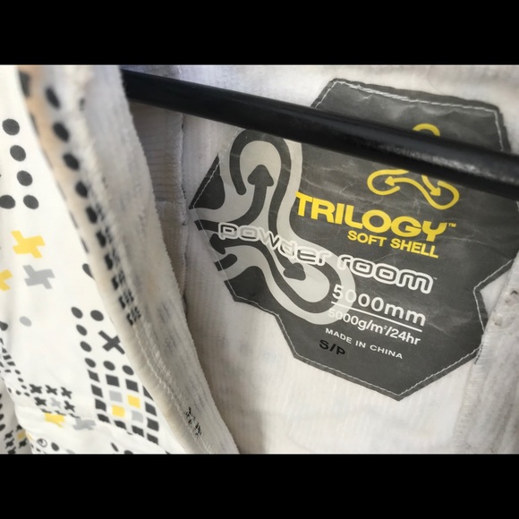 Powder Room Trilogy soft shell jacket-Size S - Picture 2 of 5